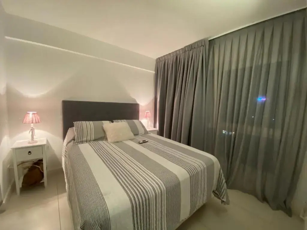 Lux Tower. Departamento 3 ambientes. Pleno centro