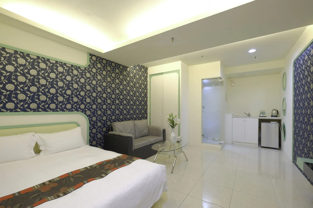 LJ Hotel