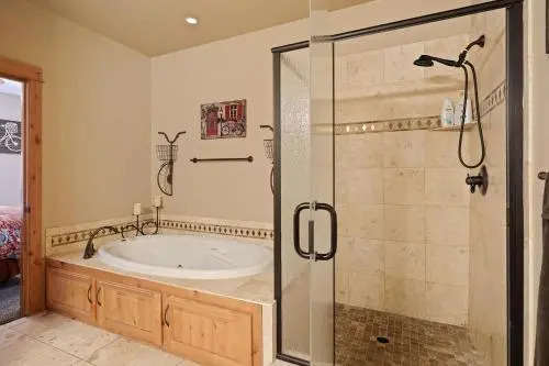 5 Vine Maple - Golf View - 6BR/6BA