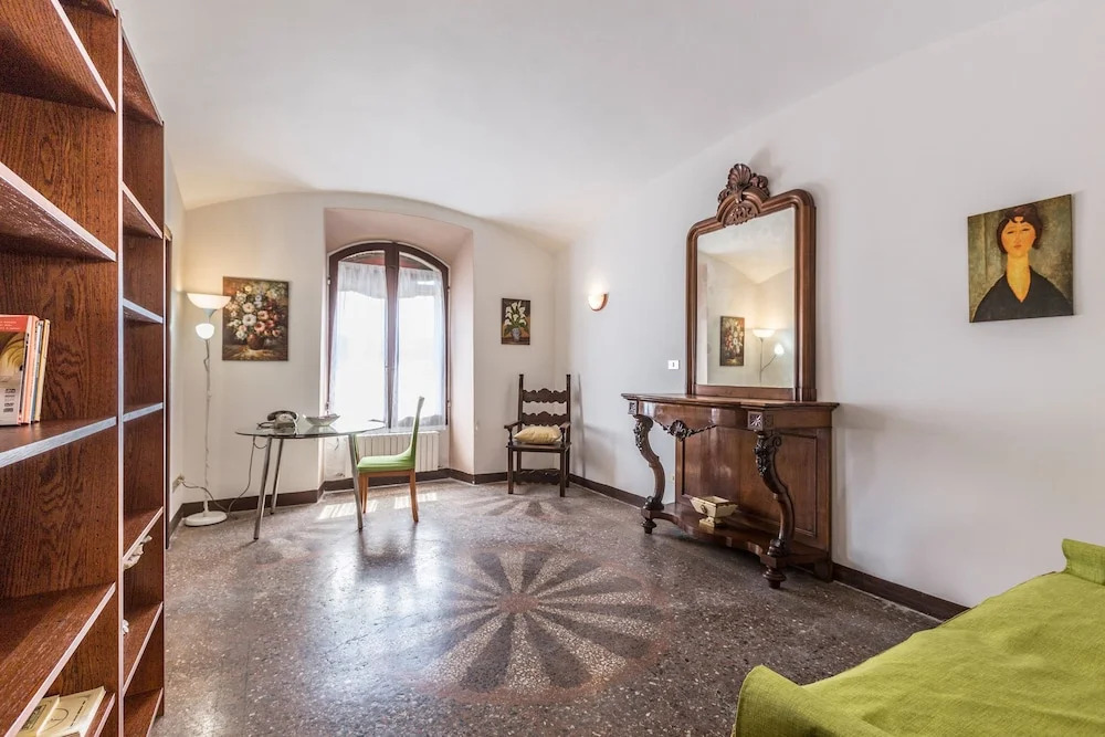 San Mamolo Retreats
