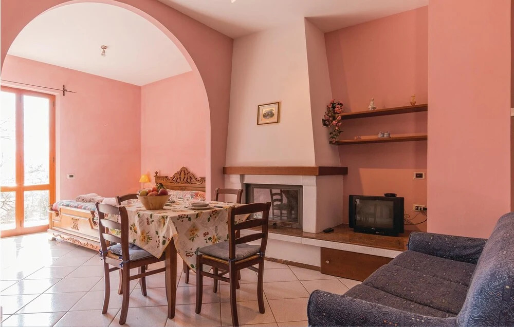 Beautiful Apartment in Pietraviva AR With 1 Bedrooms, Wifi and Outdoor Swimming Pool