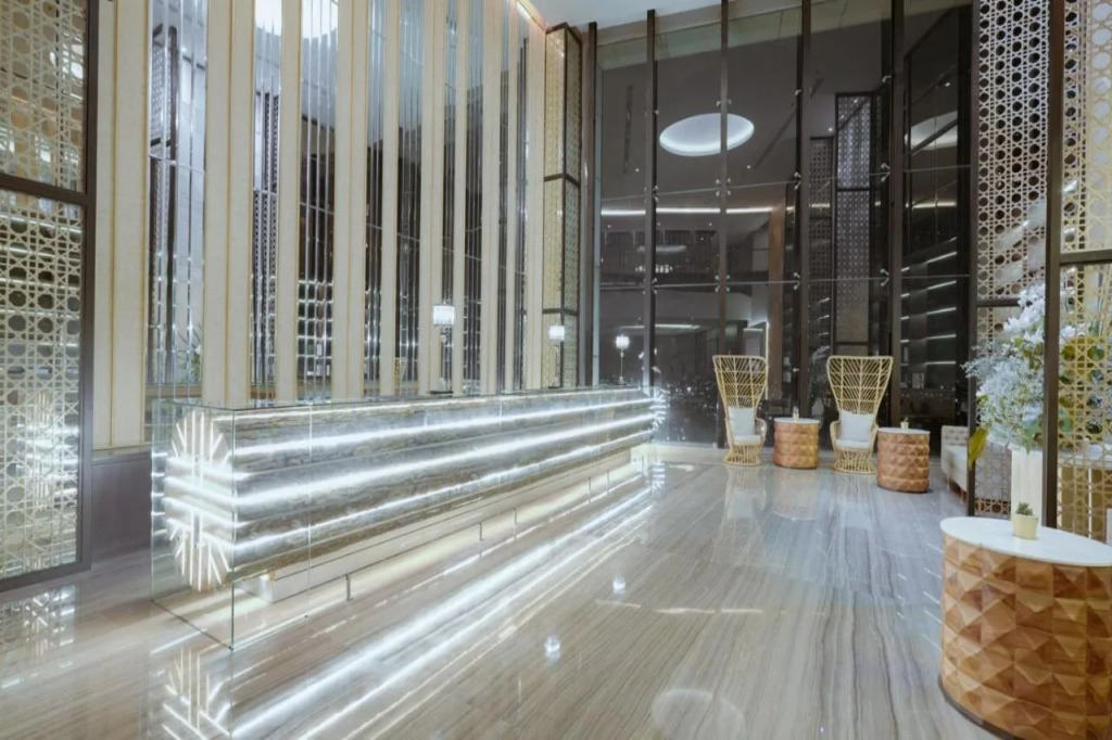 Whiz Luxe Hotel Spazio Surabaya