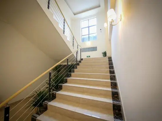 Shankee Hotel (Nanjing South Railway Station Shuanglong Avenue Subway Station)