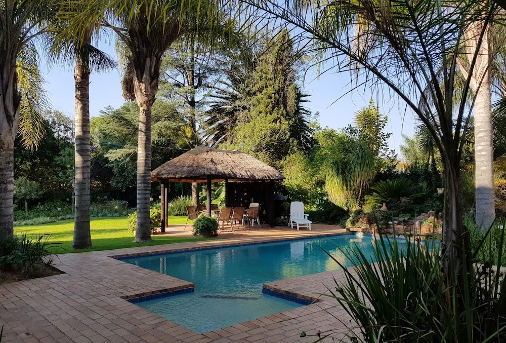 Six Valk Avenue Guest House