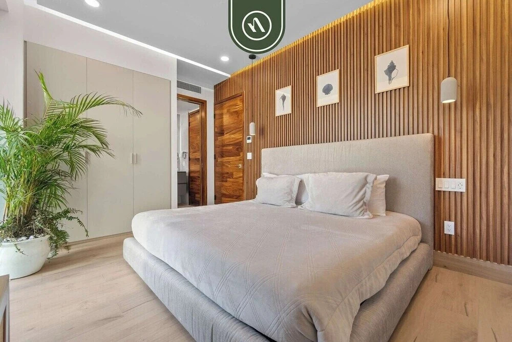 Luxury 2 BR Condo With Dream Pools - Beach - Art