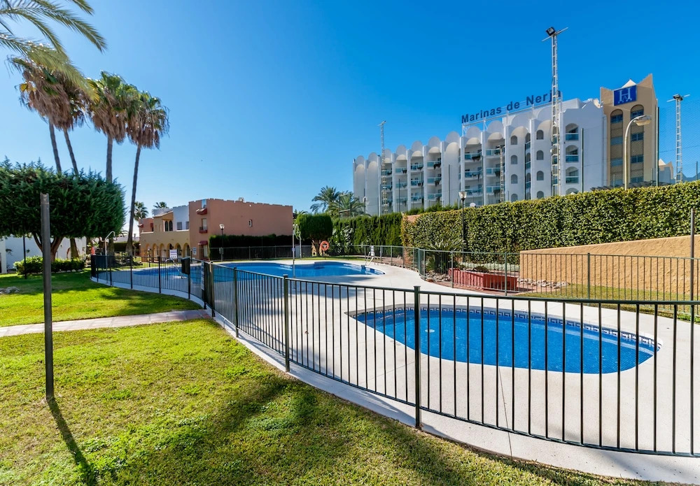 Apartamentos Río Marinas Canovas Nerja
