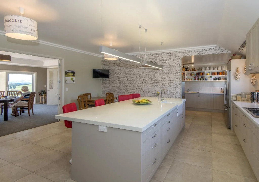 Ribbonwood Country House