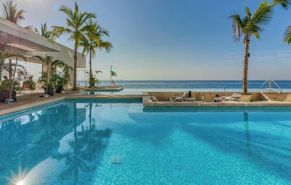 Amazing Studio With Oceanview - Pool - Beach - Gym
