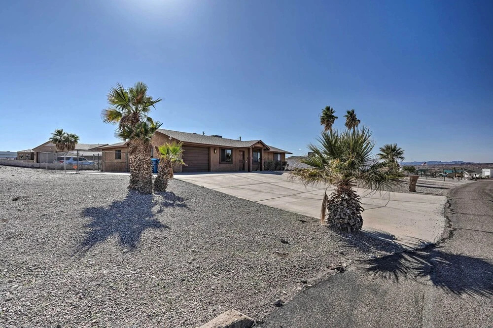 2 Mi to Lake: Home w/ Fire Pit in Arizona