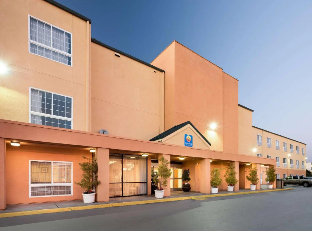 Comfort Inn & Suites Oakland Airport