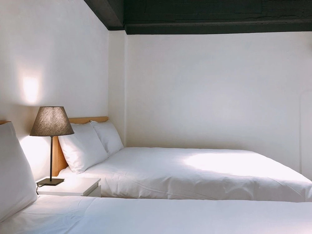Taipei Apt.4 MRT Ximen Station Suite