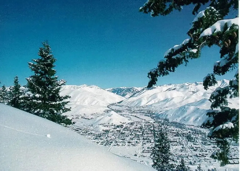 #215a-great Location on the Bike/ski Path With Garage: 10 Minute Walk to Town & Lifts