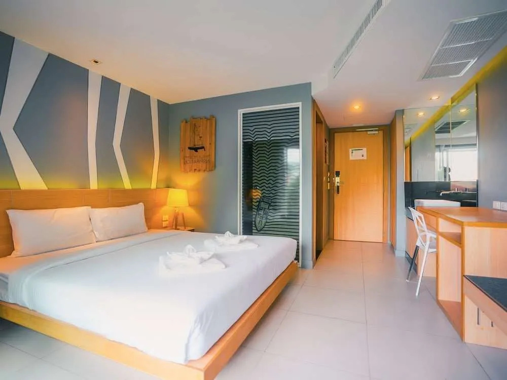 Mad Monkey Phuket