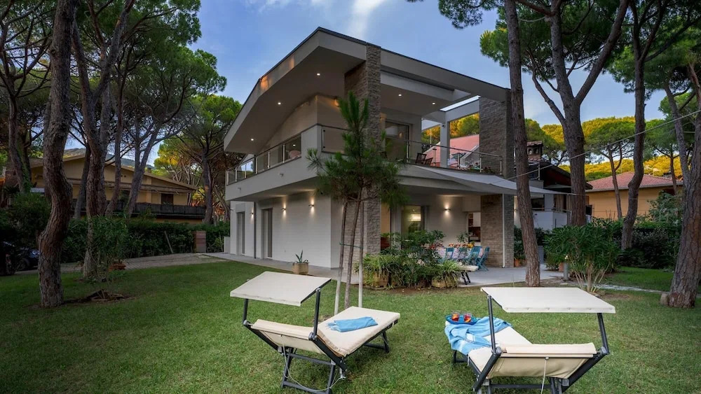 LA VILLA IN PINETA 10, Emma Villas