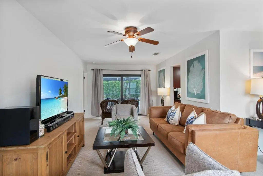 Short Walk to Maple Beach Access I 3/2 w/ Heated Pool
