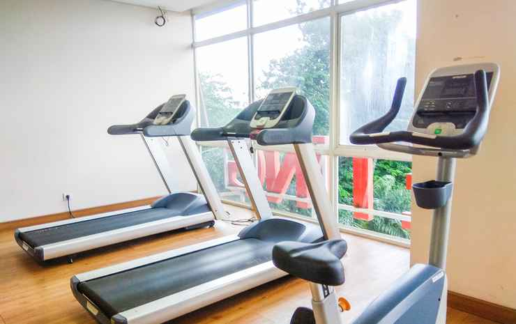 Studio Tifolia Apartment with Double Bed near LRT Station By Travelio