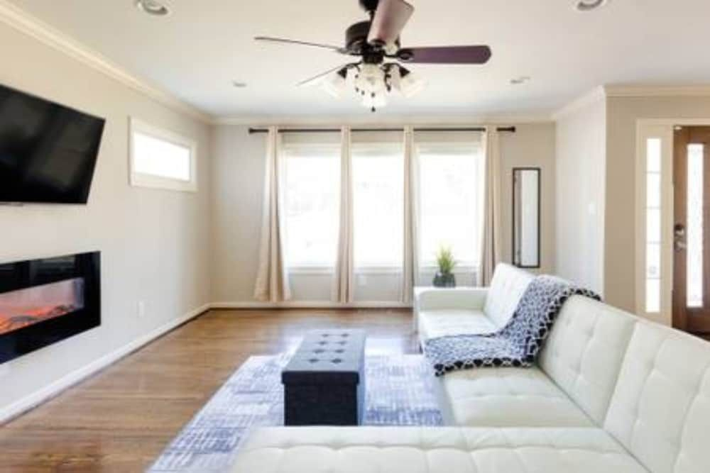 Modern 3BR Atlanta Home