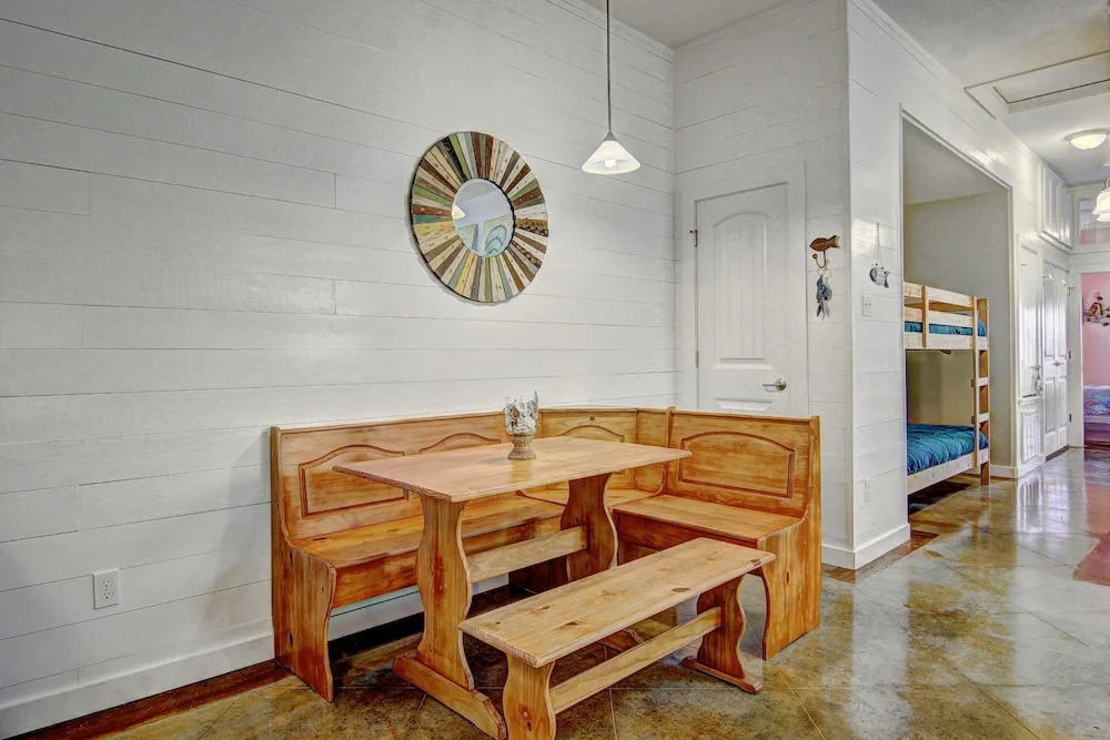 Gone Coastal - 3 Br Condo