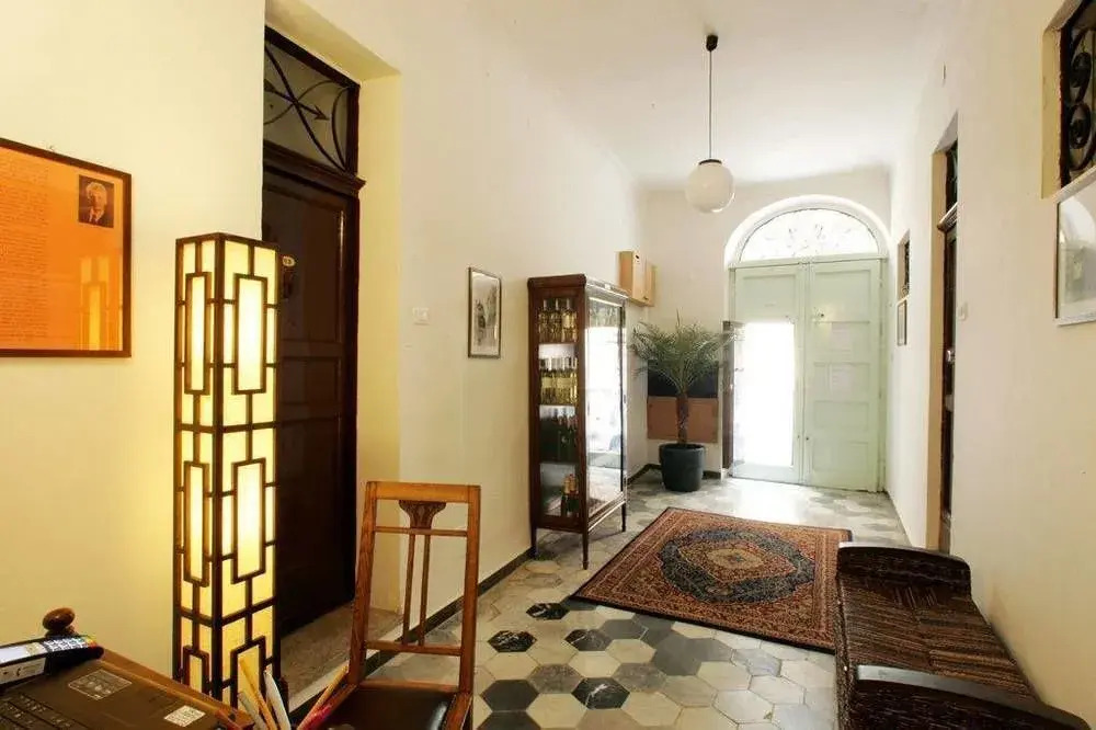 Flavica Home Holiday