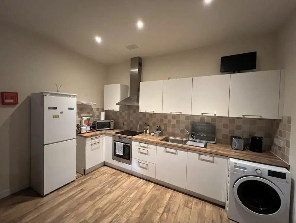 Lovely Twin 2-flats Condo In Aberdeen-no Party