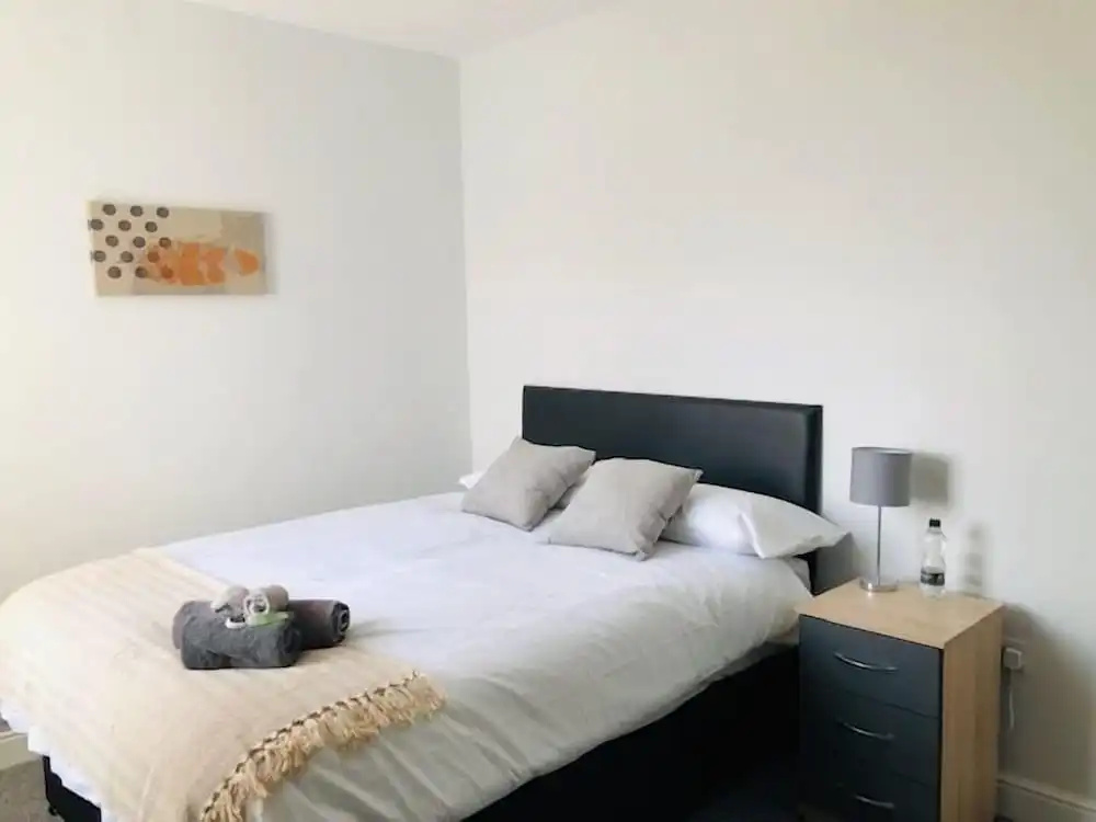 Townhouse @ 51 Balfour St -stoke