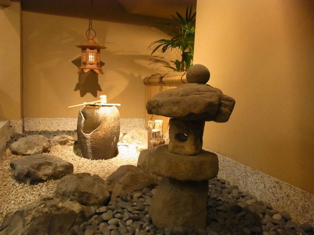 Ryokan Asukasou at the entrancne of Nara park