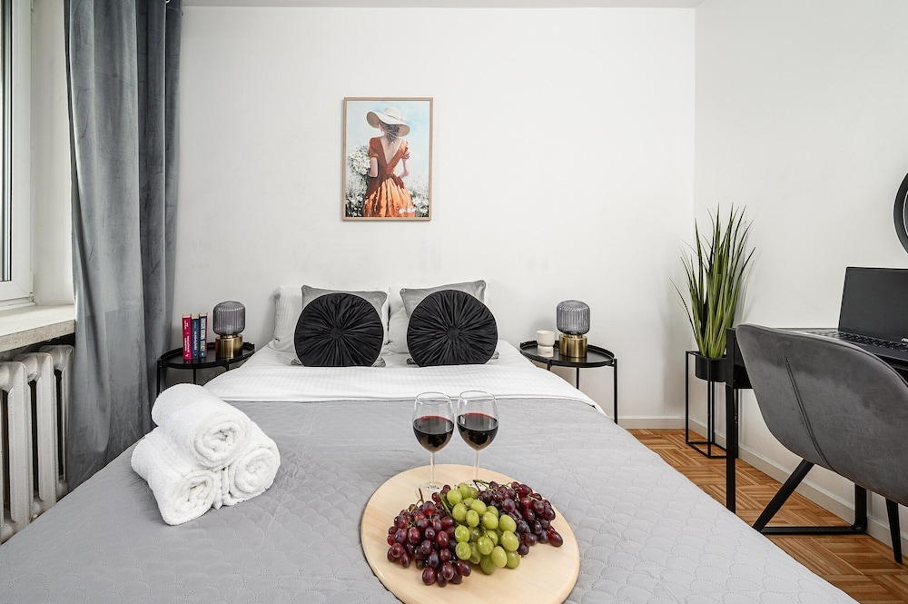 Cozy Apartment with balcony near Museum