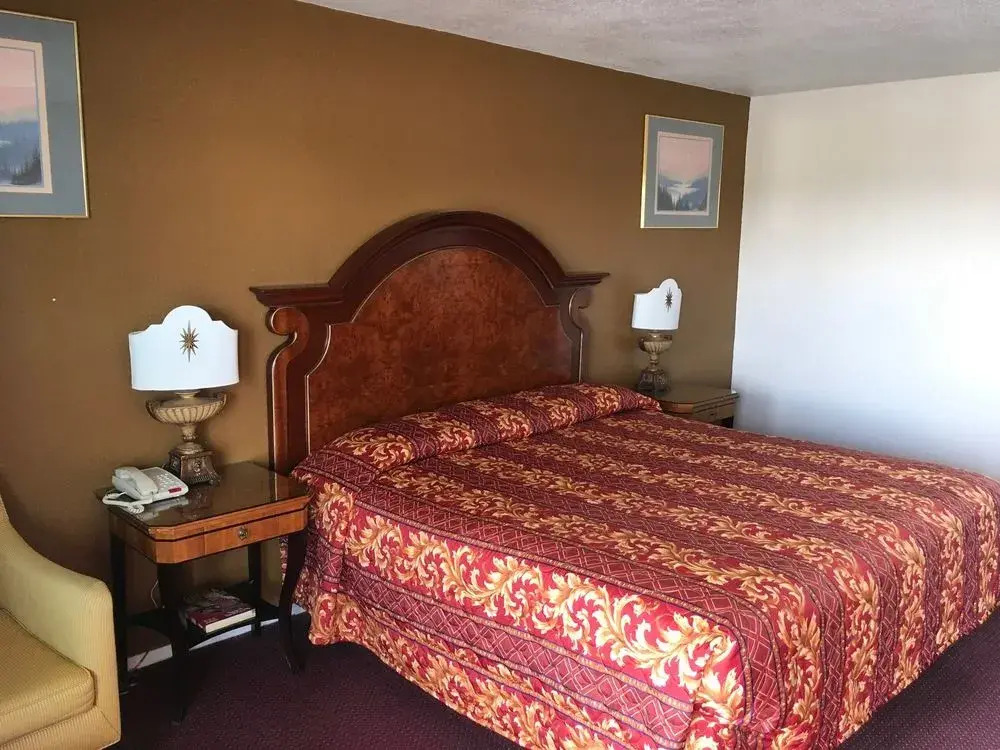 Villa West Inn