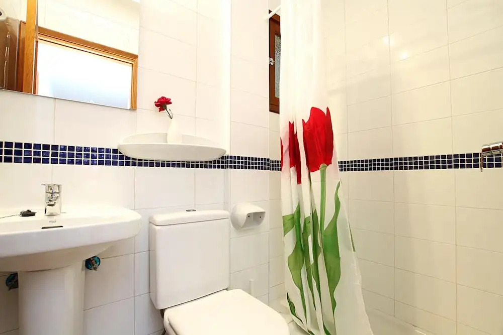 Villa - 4 Bedrooms with Pool and WiFi - 108746