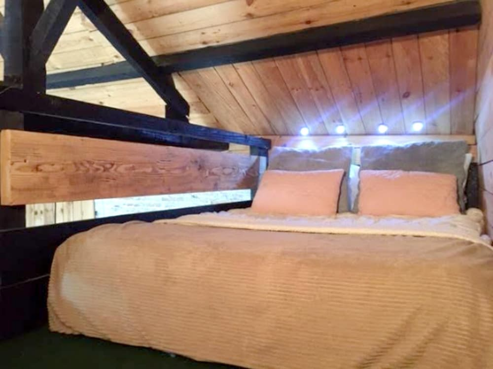Chalet With 2 Bedrooms in Sanguinet, With Enclosed Garden and Wifi