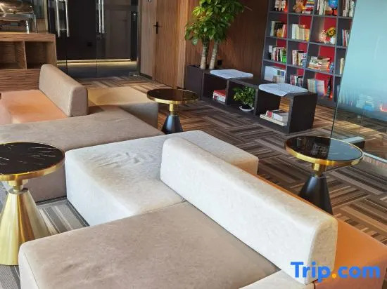 Sunflower Hotel (Beijing Sanlitun Industrial Park)