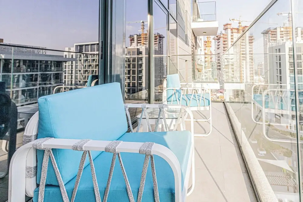 Luxurious 1BR Living in Azizi Riviera 39