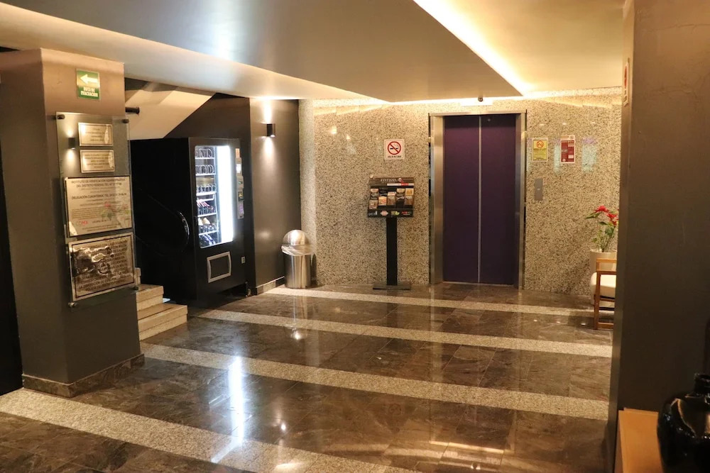 Hotel Embassy