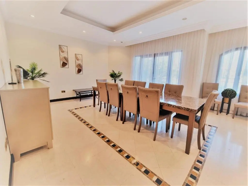 Palm Jumeirah Stunning 4BHK Villa