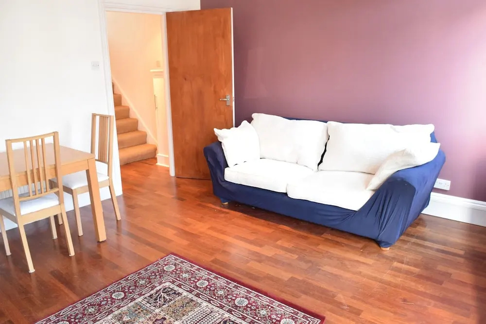 2 Bedroom Maisonette in Barons Court