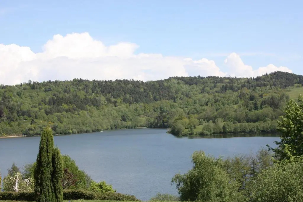 Volcans Vacances Les Chalets Du Lac