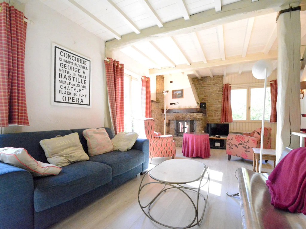 Luxury Pet-friendly Chalet in Bièvre near Forest
