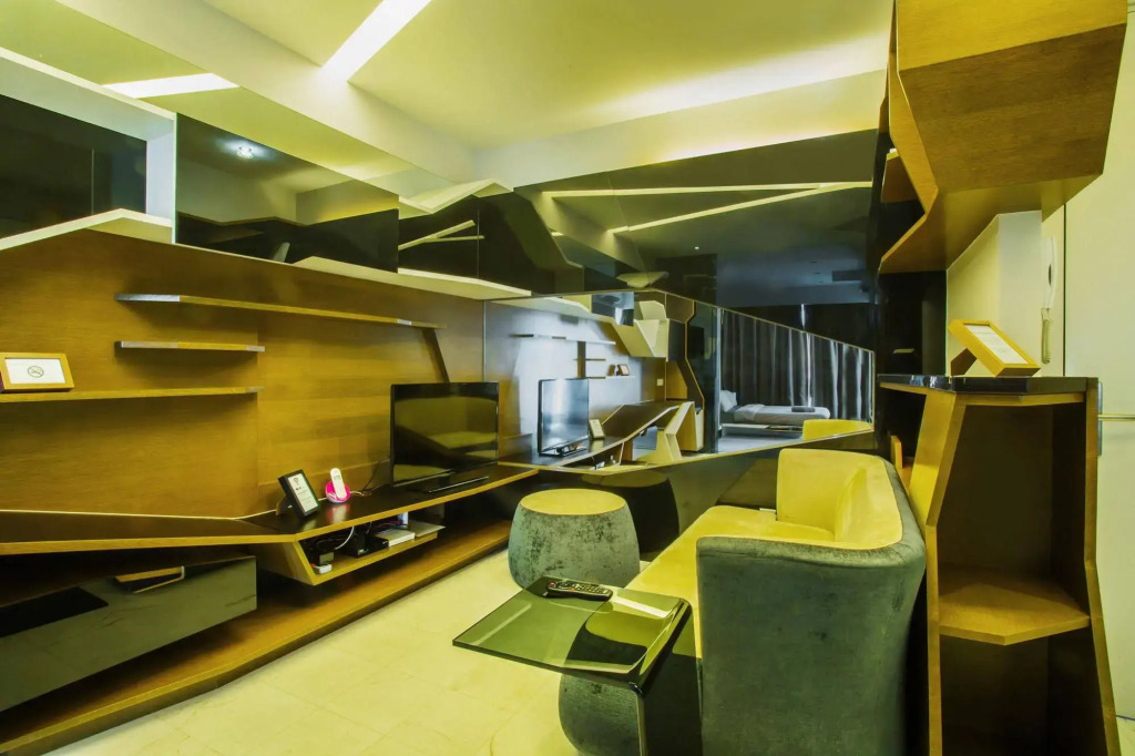 Verve Suite Mont Kiara by LBA