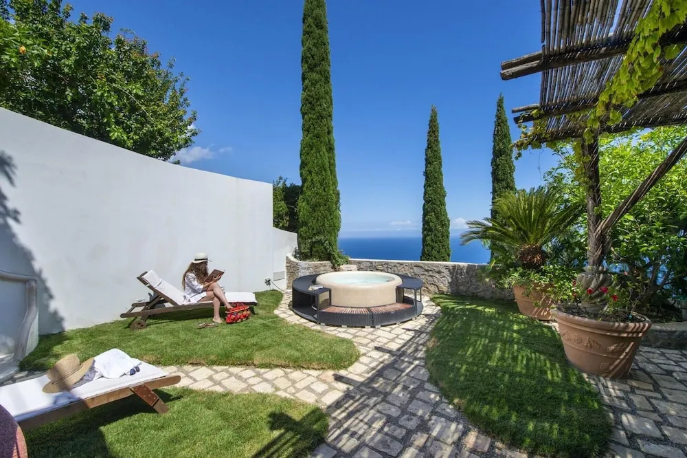 Casa Elena - In the Center of Praiano Parking Panoramic Hot tub