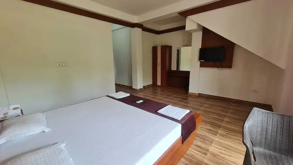 Hotel Exotica Squares Beach Resort