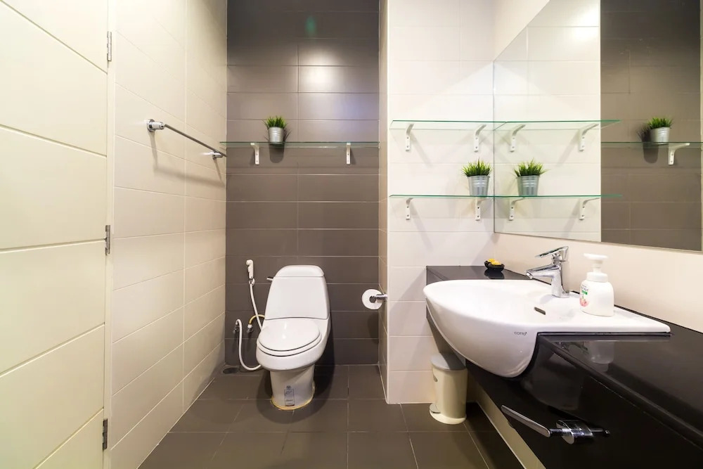 The Palm at Veloche Group by Lofty