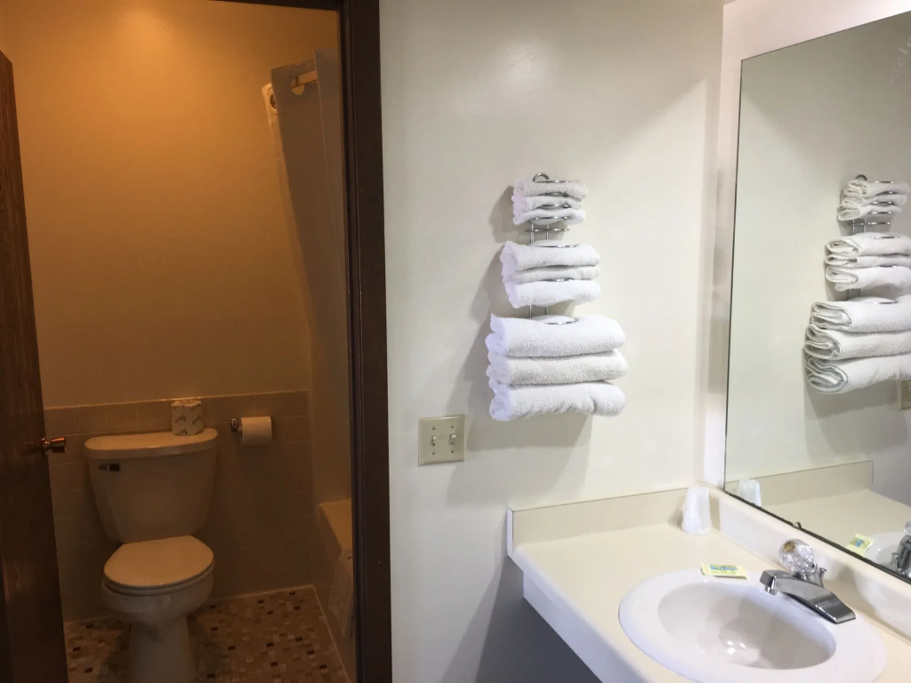 Thunderbird Motor Inn