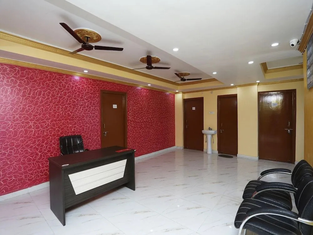 Oyo 23463 Ar Square