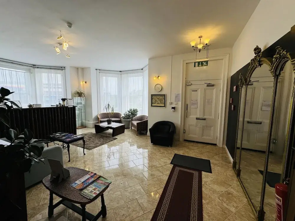 Carlton Court Hotel