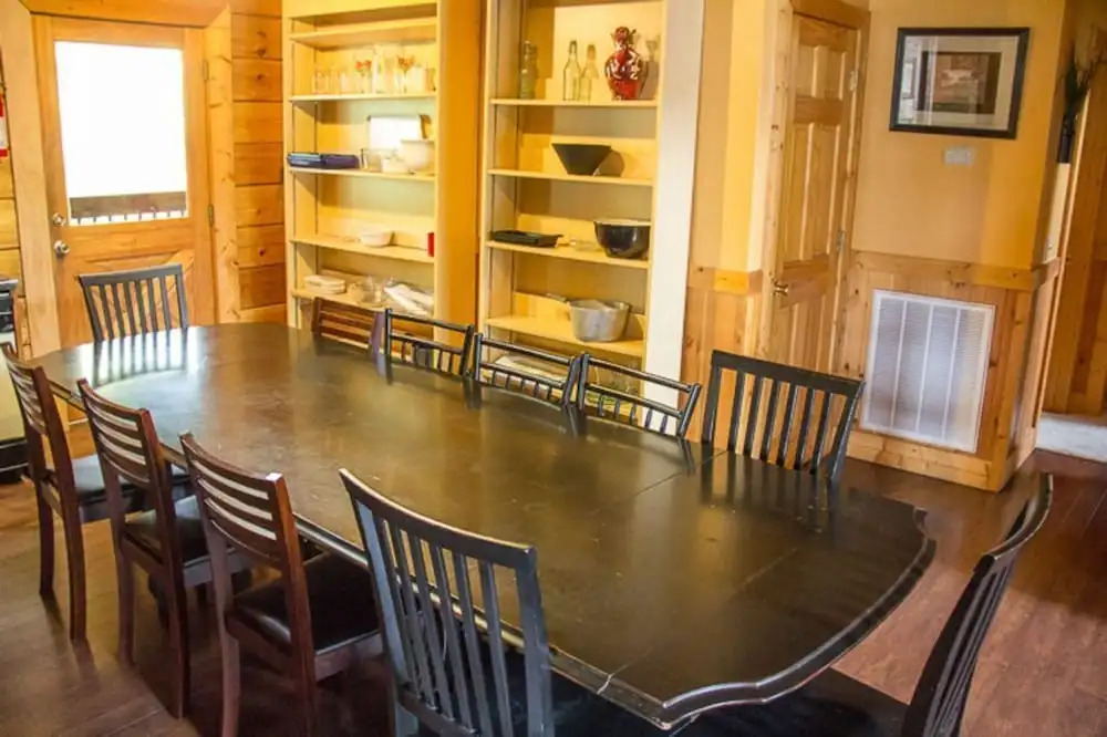 17 Honeysuckle Lodge - 5 Br Cabin