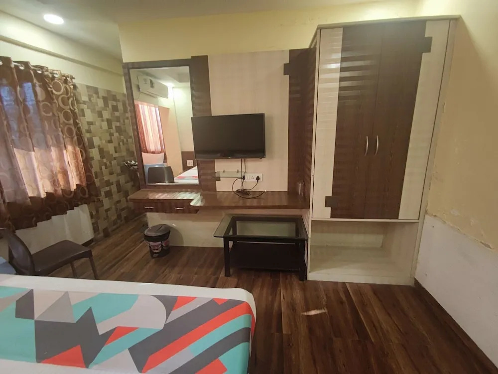 Hotel Mukesh residency