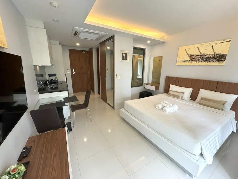 Studio with washer and WiFi in Rawai
