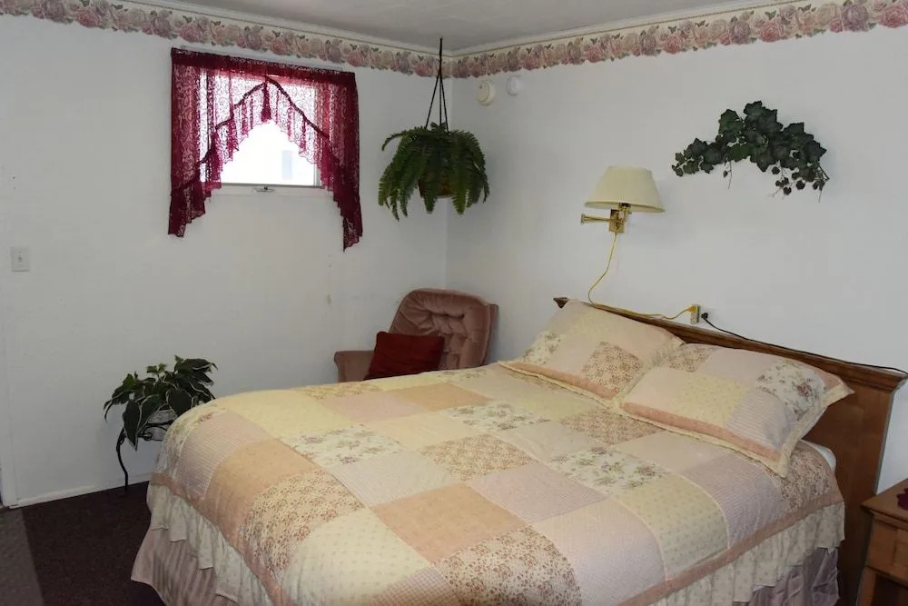 Royals Inn Motel