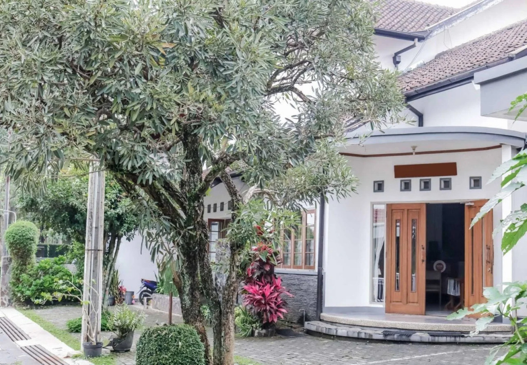 Rumah Asri Bed And Breakfast