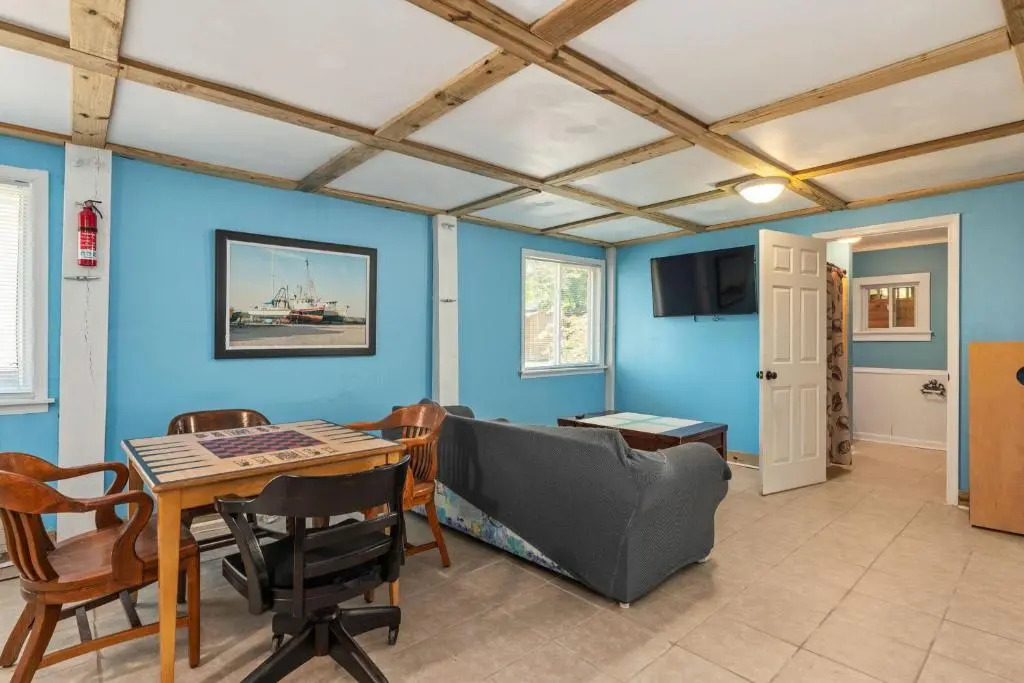 A Writer's Island Cottage by Oak Island Accommodations